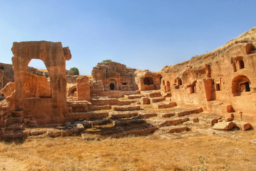 “Antik Yerleri Keşfetmek için Tatil Rehberi”