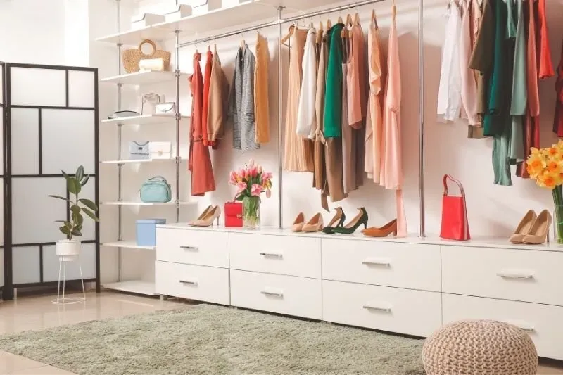 Kapsül gardırop: Şık ve fonksiyonel nasıl kurulur ipuçları